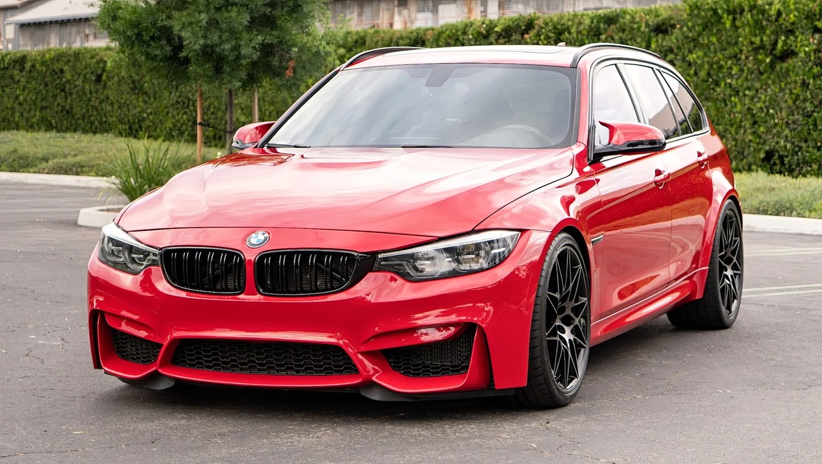 ©Bring a Trailer ©BMW