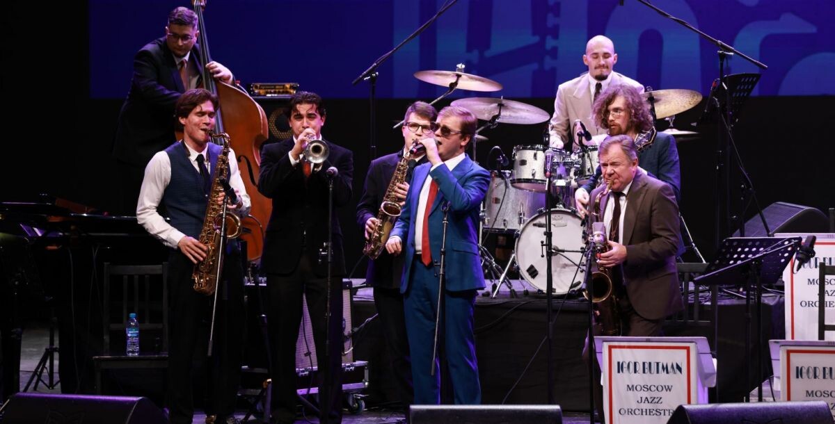 Победители конкурса, а также легенды российского джаза: Олег Аккуратов и Игорь Бутман