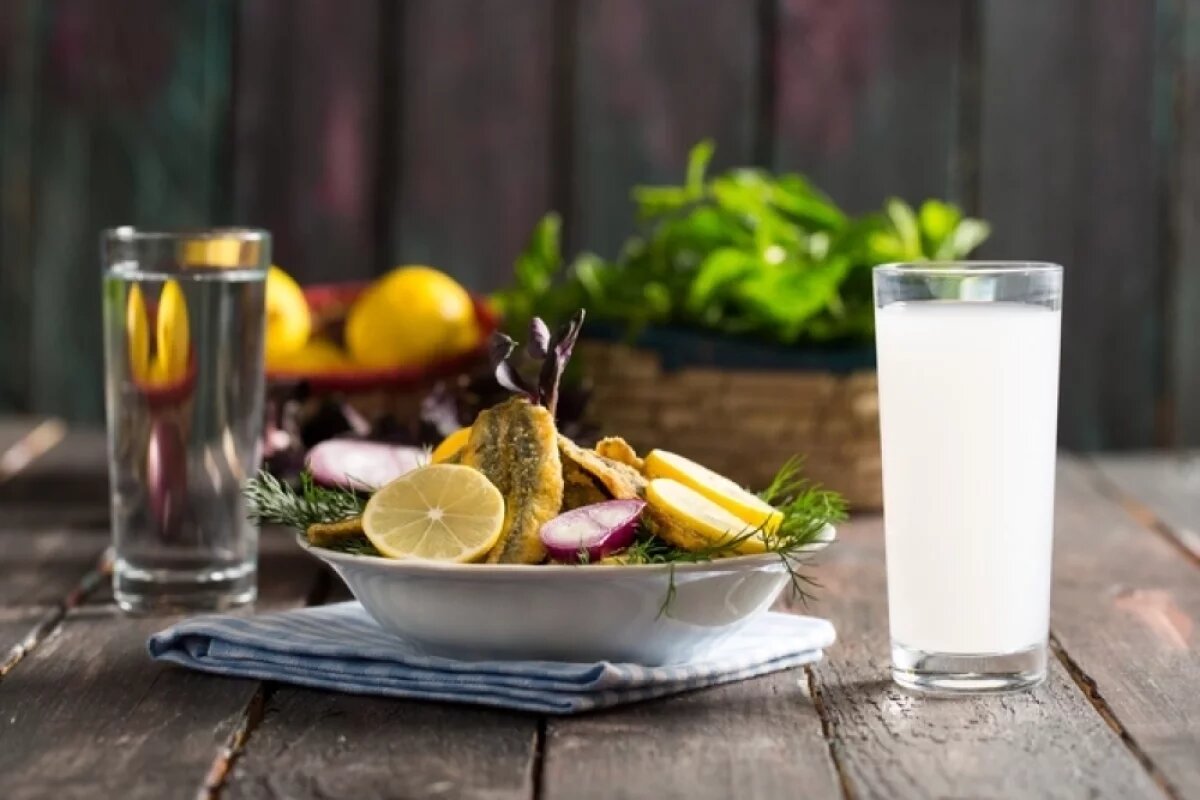    Постоянное включение перечисленных продуктов в рацион питания улучшает структуру хрящевой ткани сустава, улучшает прочность костей, улучшает качество суставной жидкости.