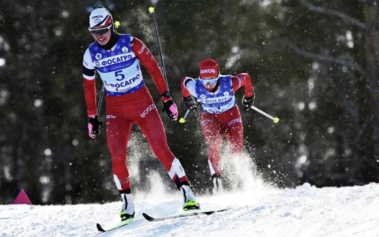    Вероника Степанова (на переднем плане) и Дарья Непряева / Источник фото: РИА Новости