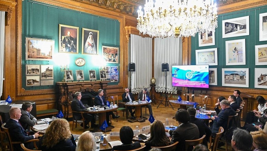 Автор фото: t.me/polyakov_kv. Заседание регионального совета Санкт-Петербургского отделения "СоюзМаш России".