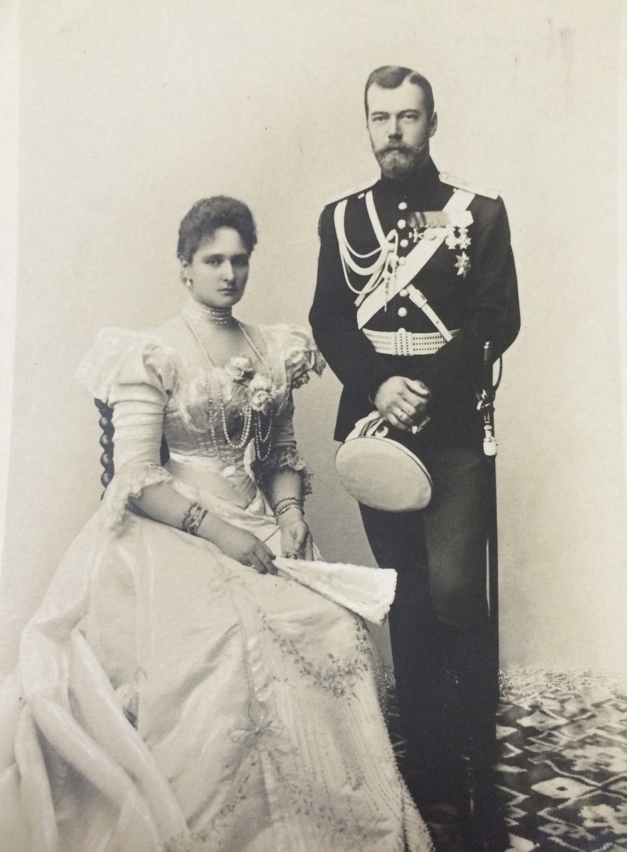 Император Николай II и императрица Александра Фёдоровна. Открытка. 1900-е гг. Из коллекции ГМЗ «Царское Село»