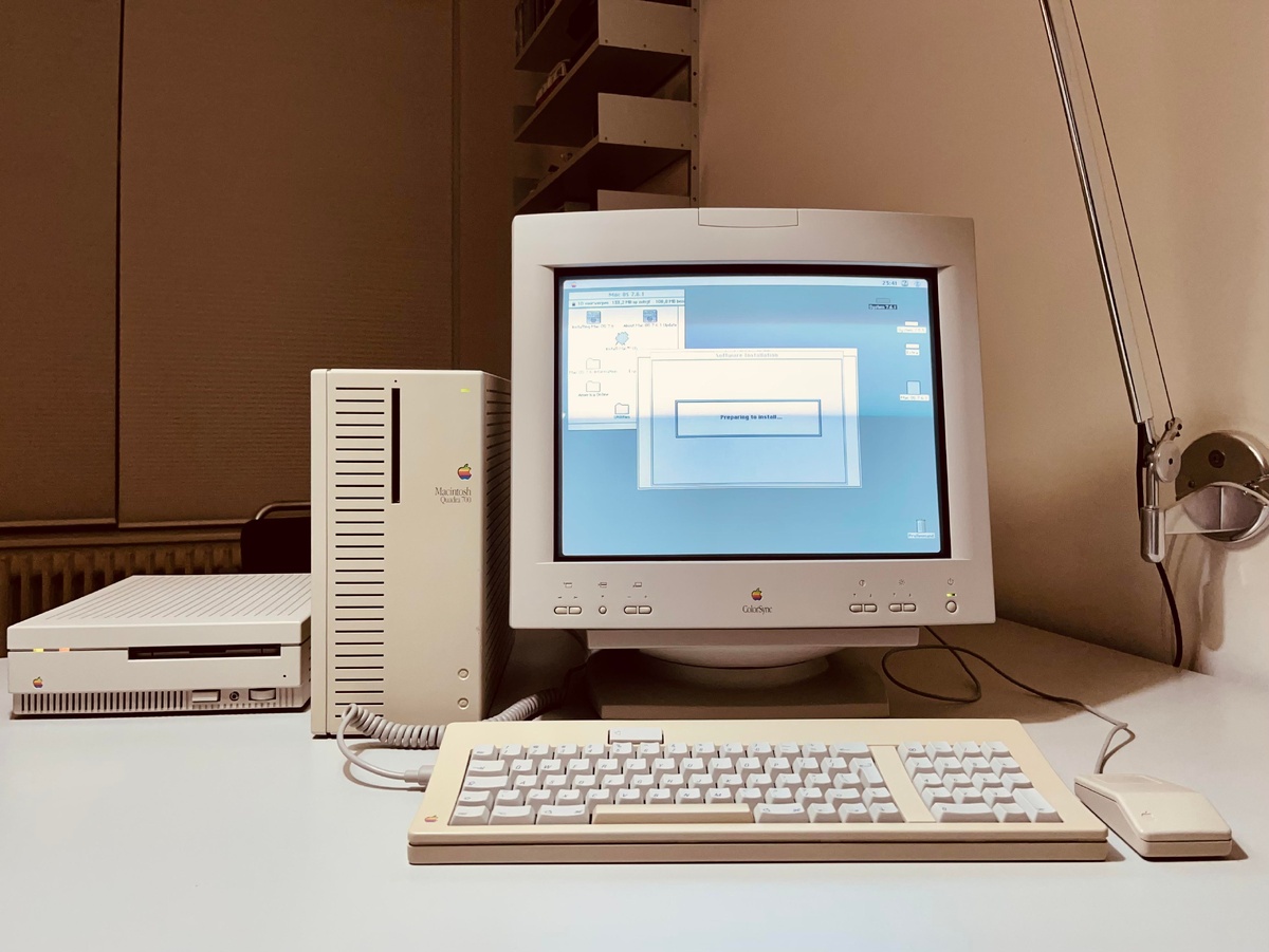 Macintosh Quadra 700. Компьютер как компьютер.