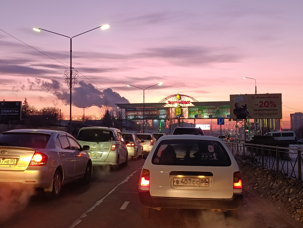 Рассвет я встретил в городе