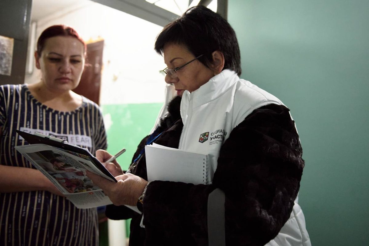    Социальные участковые проводят опрос о запрете продажи вейпов