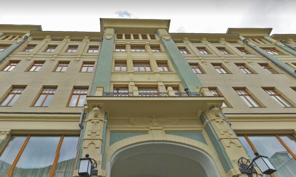 Дом, в котором поселилась Ксения, расположен по адресу Большая Дмитровка, 9.