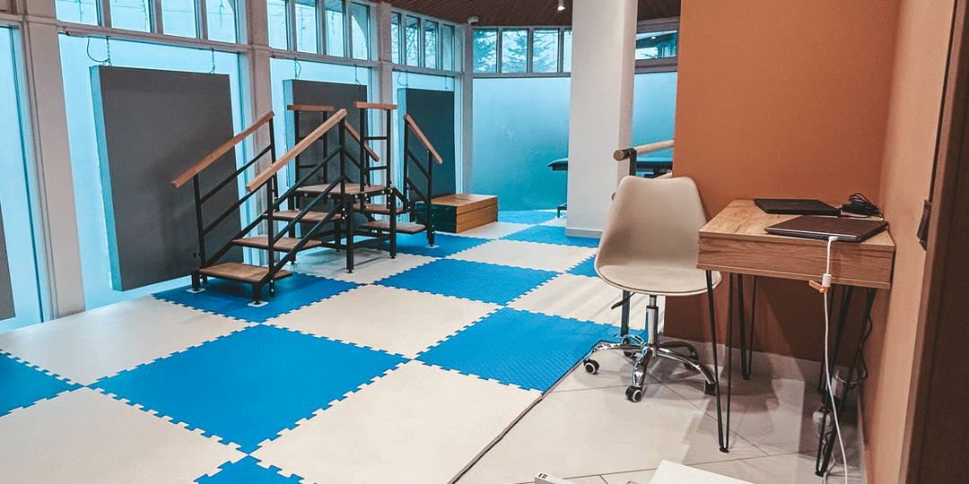 Правильный зал ЛФК для пациентов с ортезами