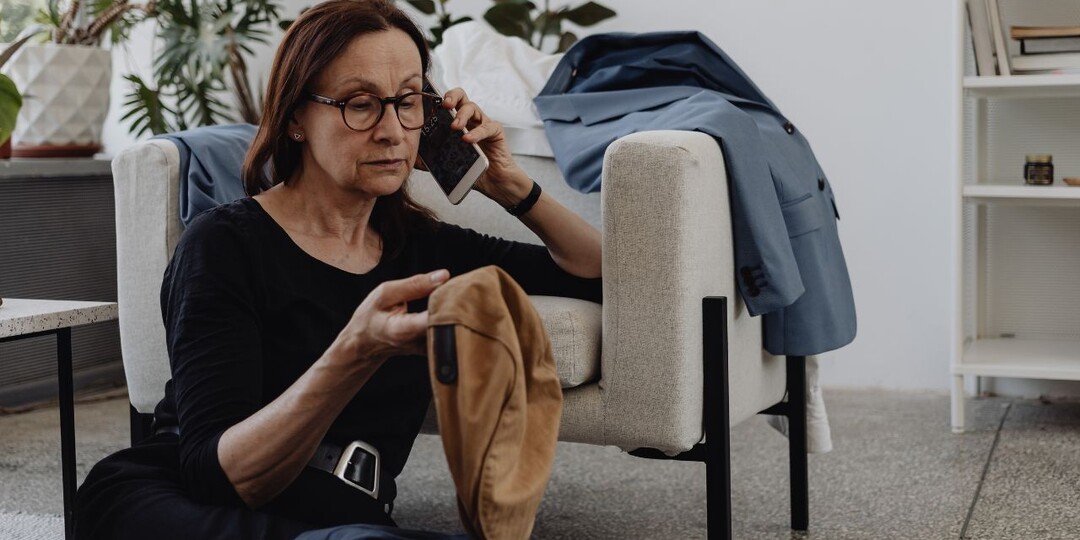 – Если хочешь ее дом, сделай вот что..., – свекровь науськивает моего мужа