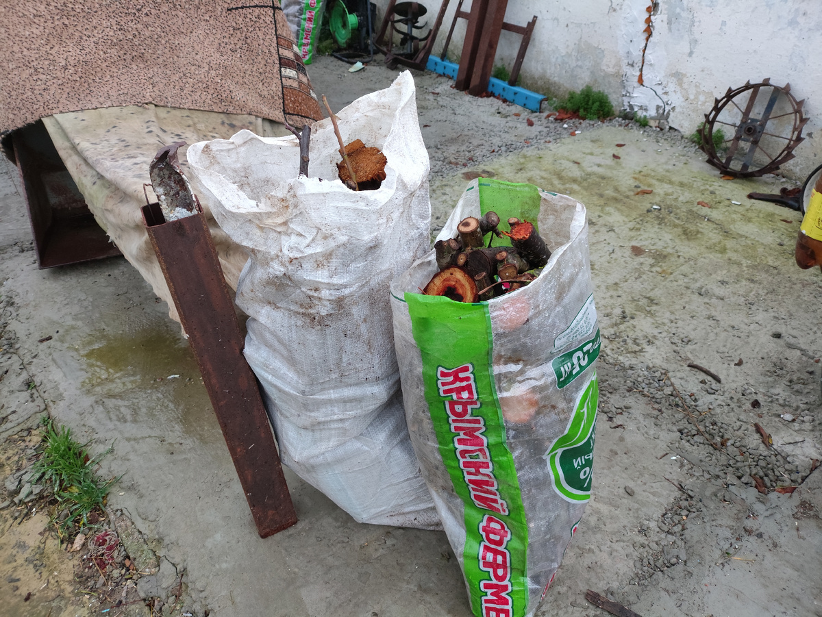 А мы же все дрова из прицепа убрали, подготовились, так сказать...