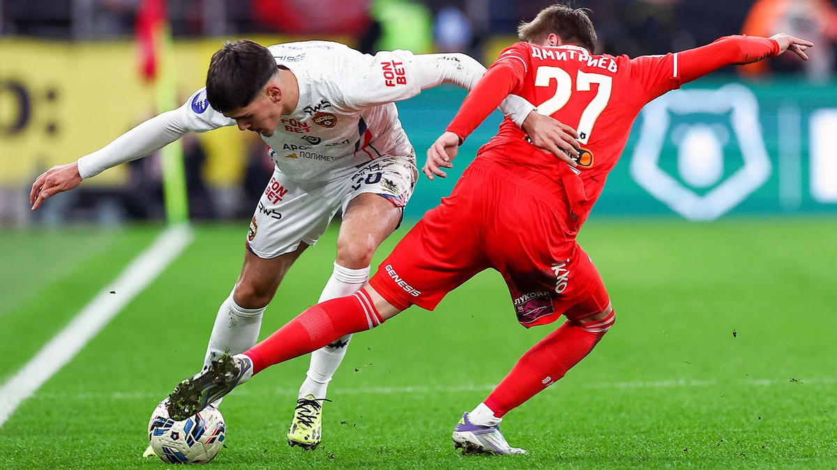 Игроки «Спартака» и ЦСКА во время матча (Фото Александра Щербака / ТАСС)