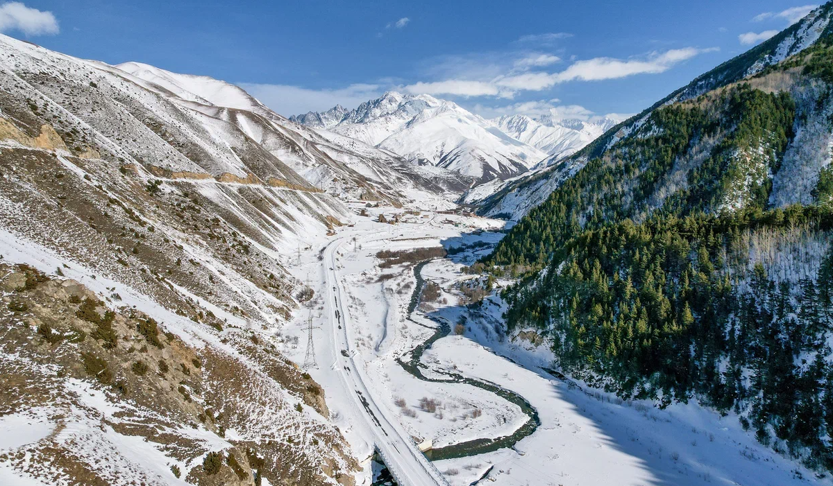 Фото горнолыжного курорта в горах
