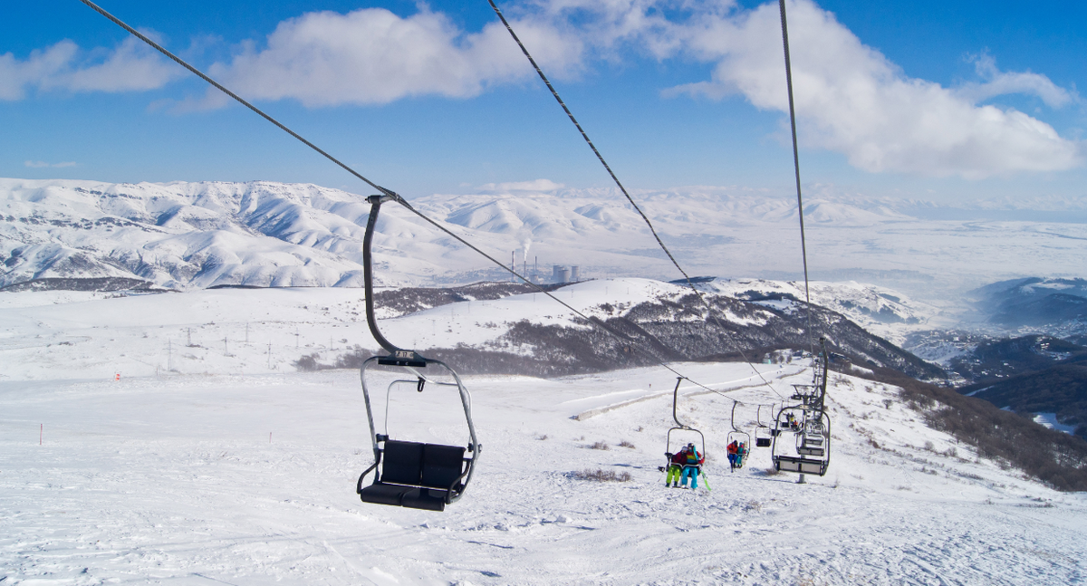 Горнолыжные склоны Цахкадзора в Армении