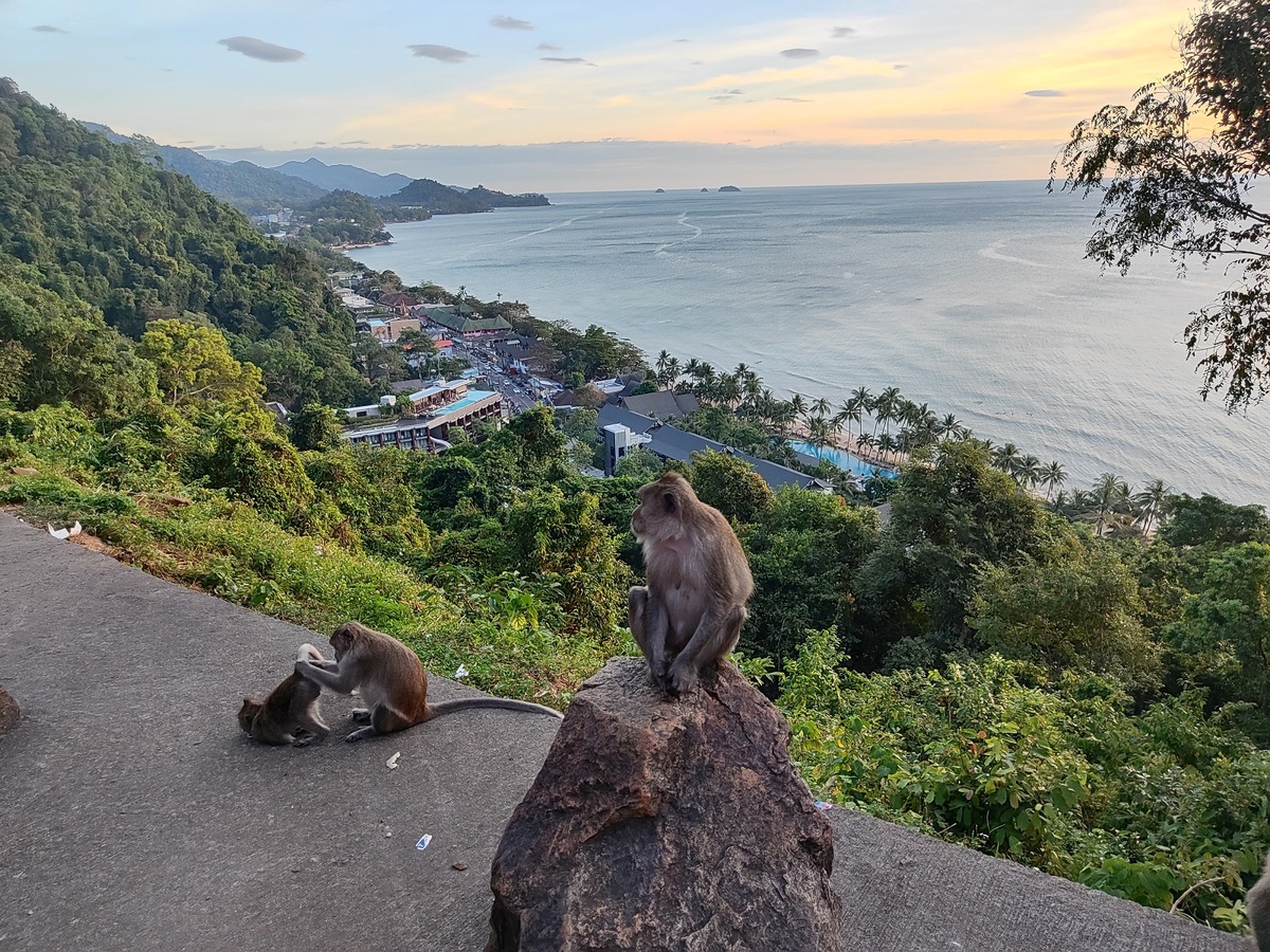 Вид а остров Чанг со смотровой площадки на White Sand  перед закатом