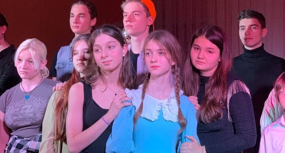    Фото молодежного театра «Синяя птица»