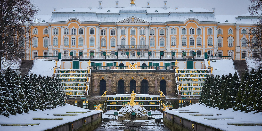 Зимняя сказка в Петергофе❄️