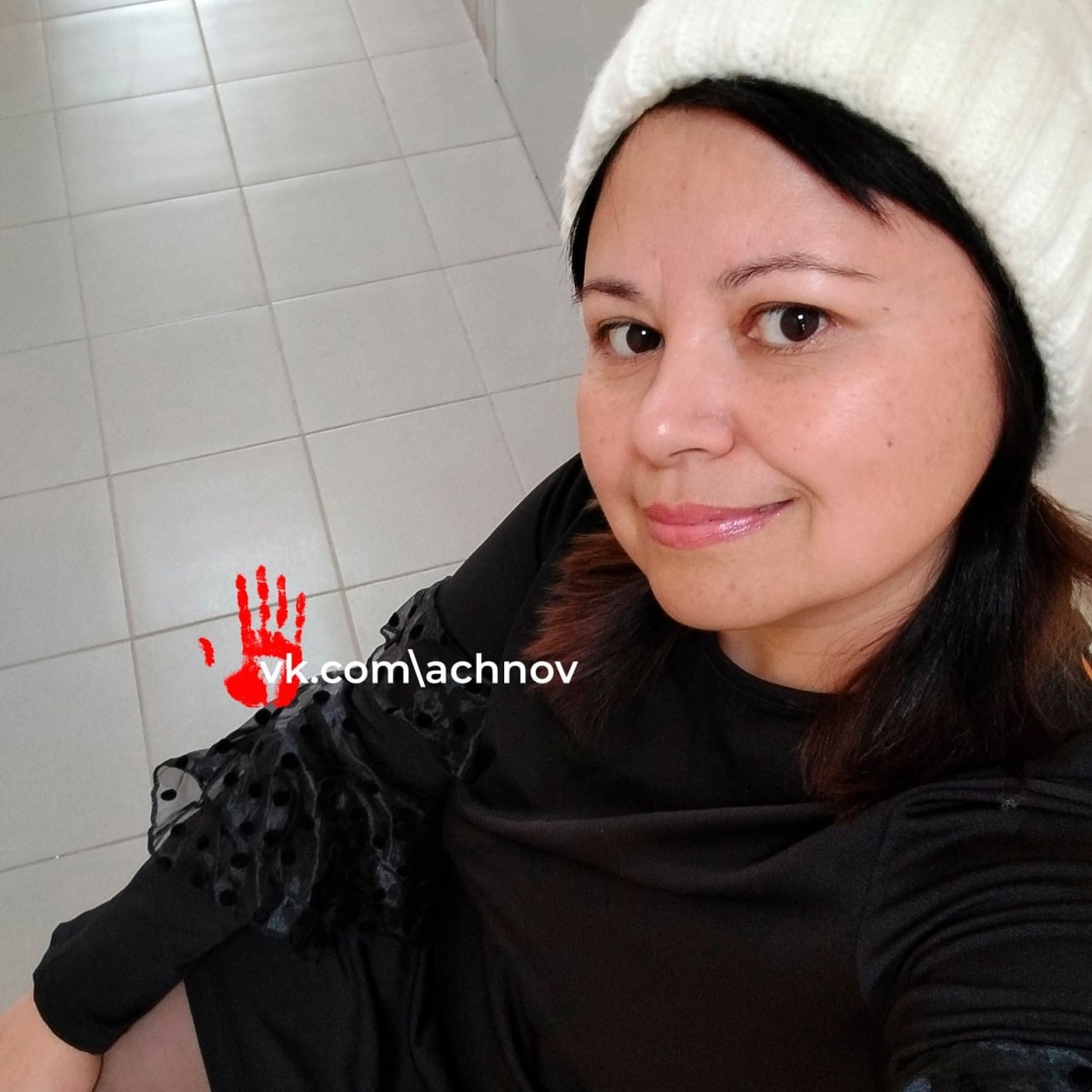 На фото убитая женщина