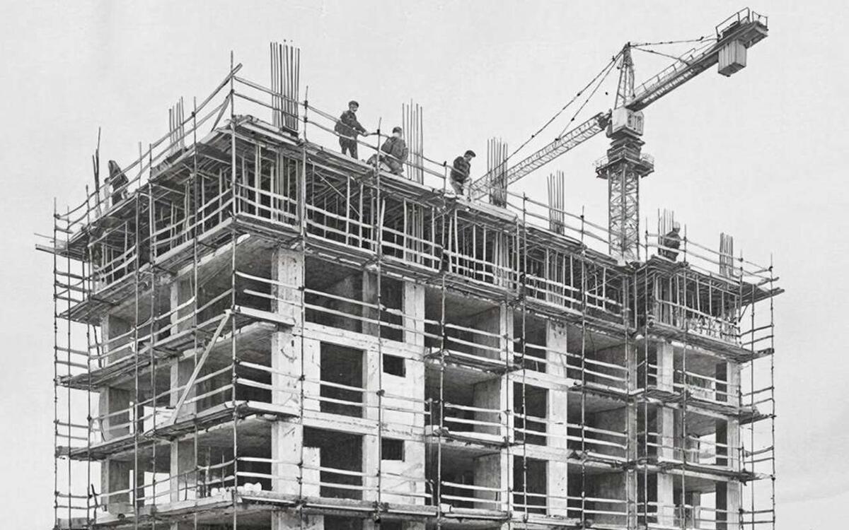    Воронежский «Викон-Т» оспаривает отказ в аренде участка с недостроем в Задонске Иллюстрация: нейросеть «ГигаЧат»