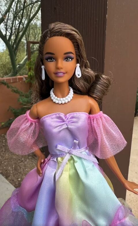 Barbie Birthday Wishes 2026 с молдом Тори 2019 