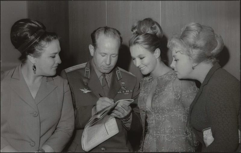 Нонна Мордюкова, Алексей Леонов, Марина Влади, Алла Ларионова
Олег Мерцедин, 1965 – 1969 год, МАММ/МДФ.