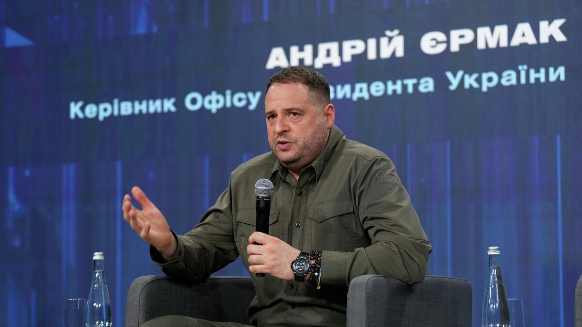 © AP Photo / Evgeniy Maloletka