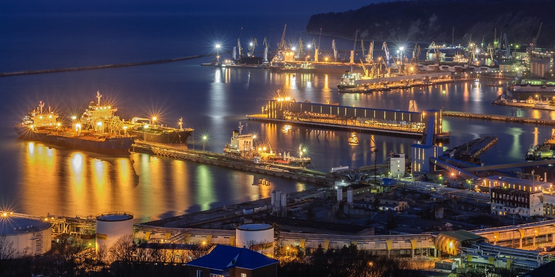 Суд взыскал в пользу РФ Туапсинский коммерческий порт и его предприятие