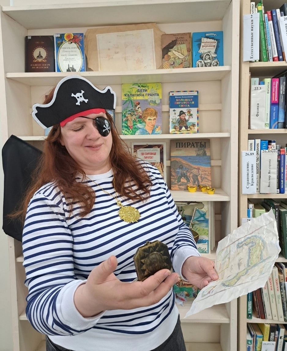    Пират, кот, Белый Кролик и Страна Чудес: что ждет гостей праздника в честь юбилея библиотек © «Централизованная библиотечная система»