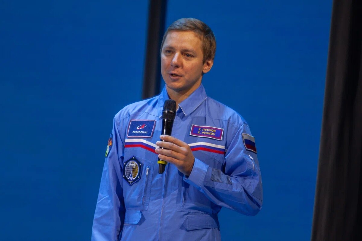 Кирилл Песков стал первым представителем Красноярского края в отряде космонавтов России, одним из участников программы перекрёстных полётов на МКС. Он провёл в космосе 147 дней 16 часов и 29 минут