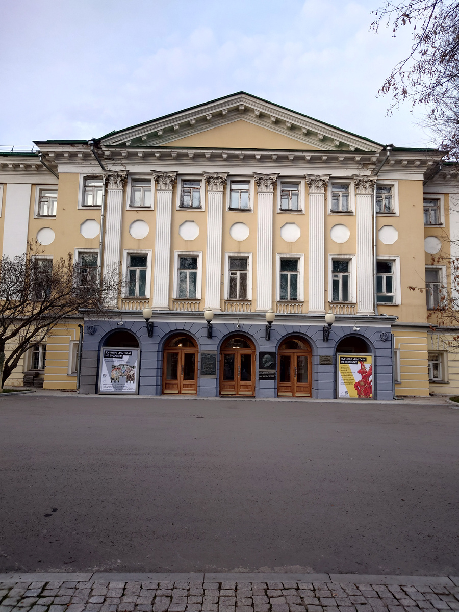 Фото автора: главный корпус Музея.