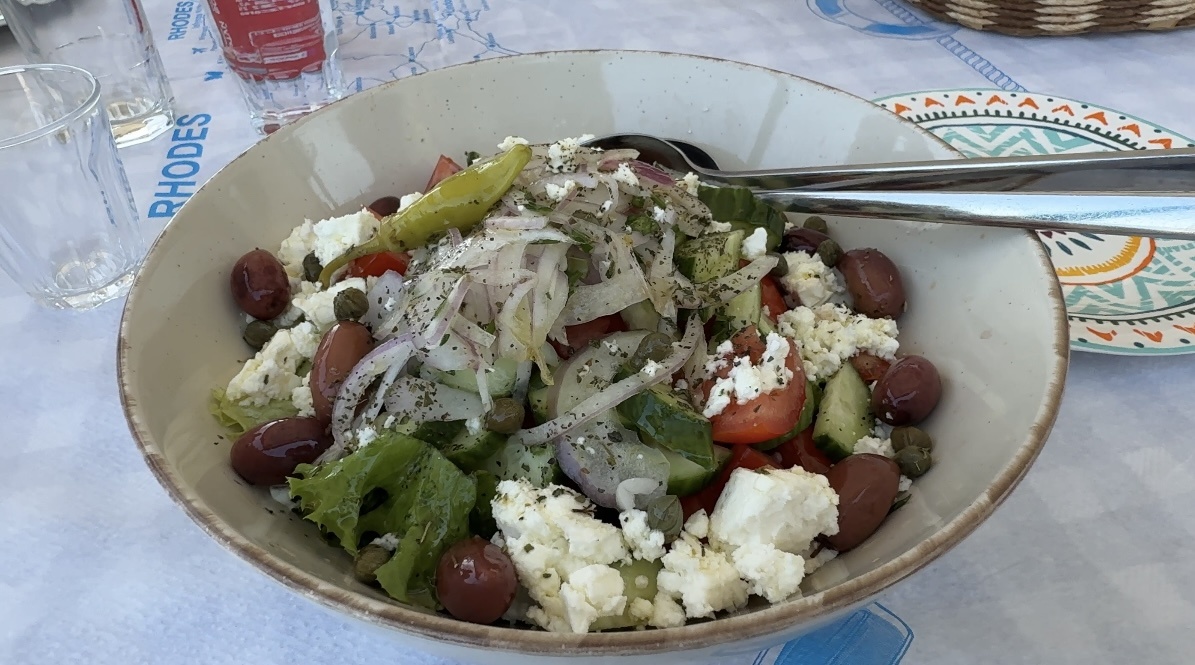 Это не просто еда, это гимн солнцу и простоте. Пальчики оближешь!