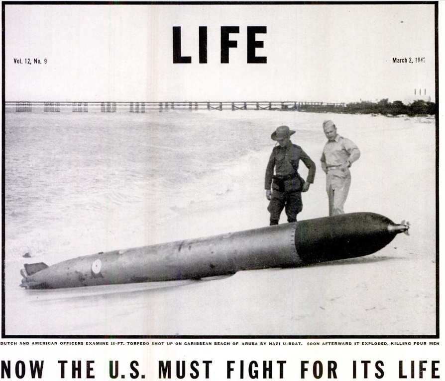 Последнее предложение в подписи к фотографии торпеды гласит: "Вскоре после этого она взорвалась, убив четырех человек".