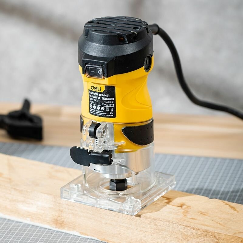 Типичный бюджетный кромочник. Такой можно купить на маркететплейсах в районе 3000рублей. 