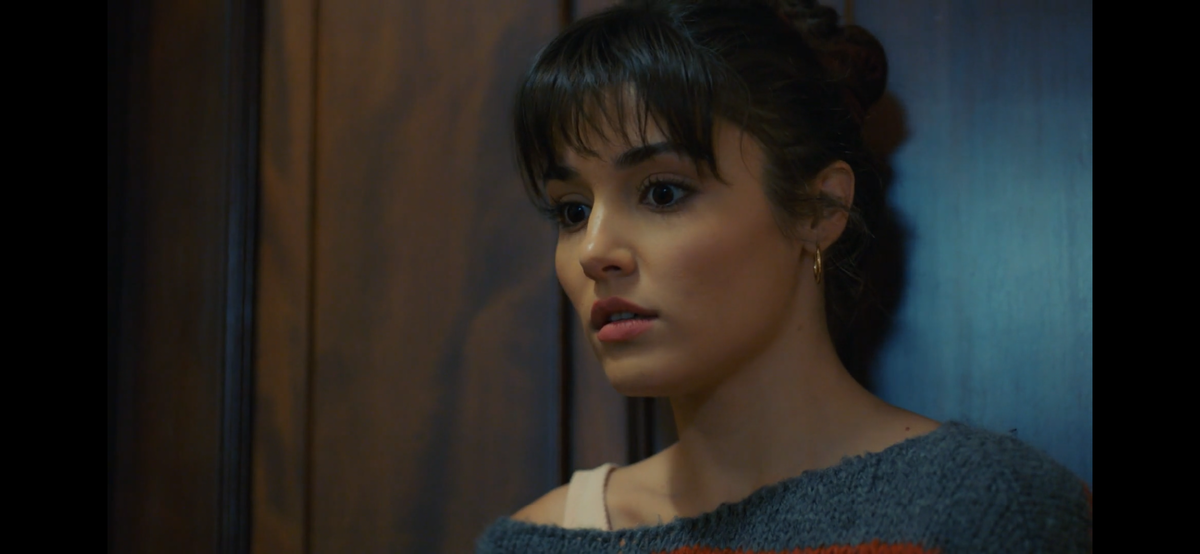 Стоп кадр из сериала «Азизе»