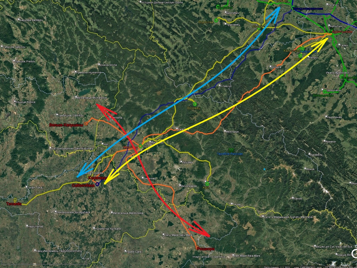 Синий цвет – 750 кВ, рыжий – 400 кВ, зелёный – 330 кВ, жёлтый – 220 кВ. Красные названия – забугорные ПС