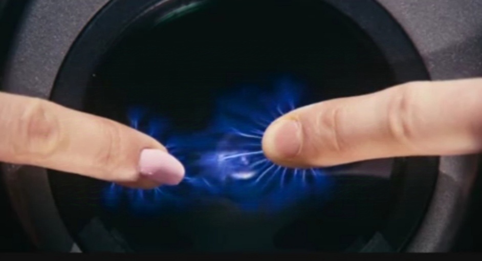 Учёные выяснили, что у пар, которые являются половинками полевые структуры сливаются в единое целое. Скриншот из документального фильма "Тайны Любви"