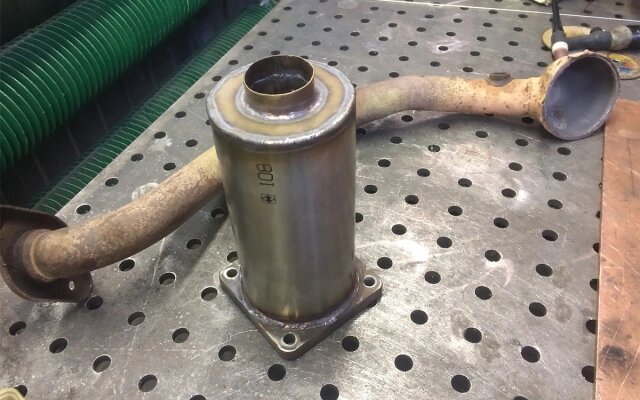 Ошибка P0420: почему «умирает» катализатор и что с этим делать автовладельцу