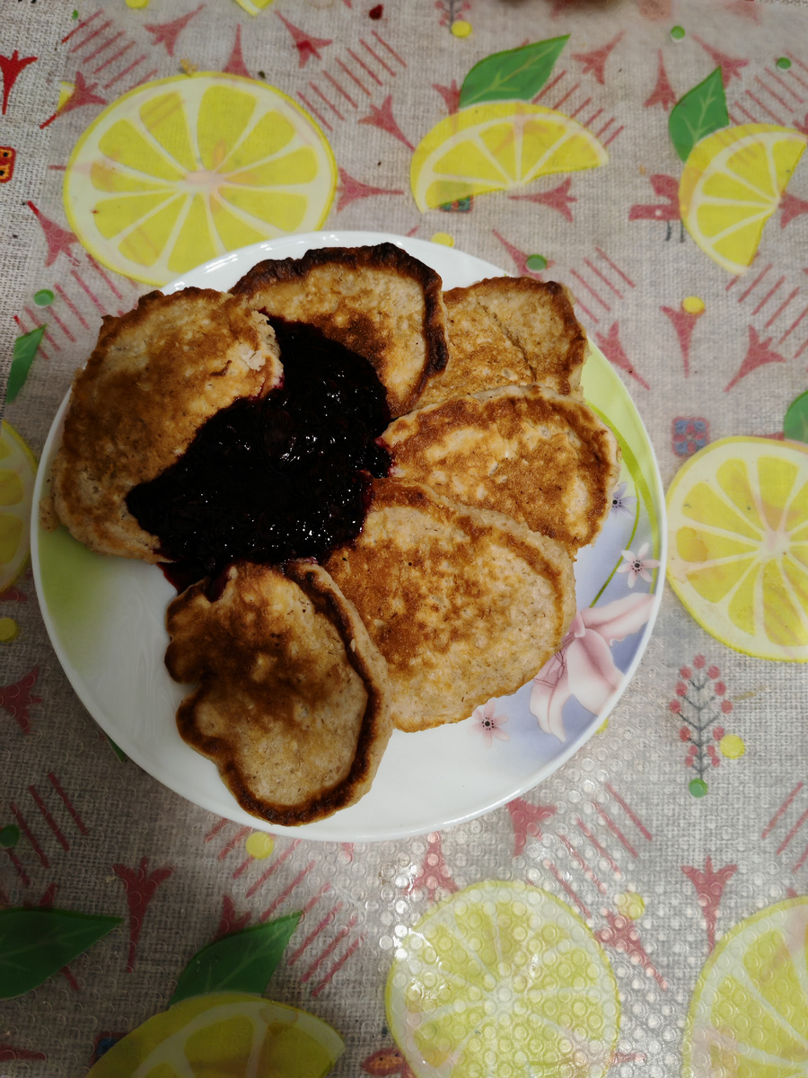 Съела, правда, не все. И двойной эспрессо. 