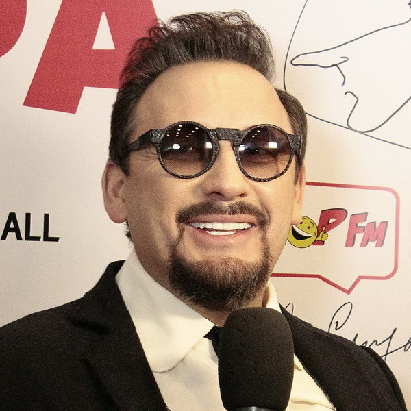     Стас Михайлов отказался от поездок в Европу