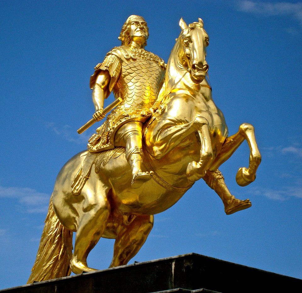 конная статуя Августа