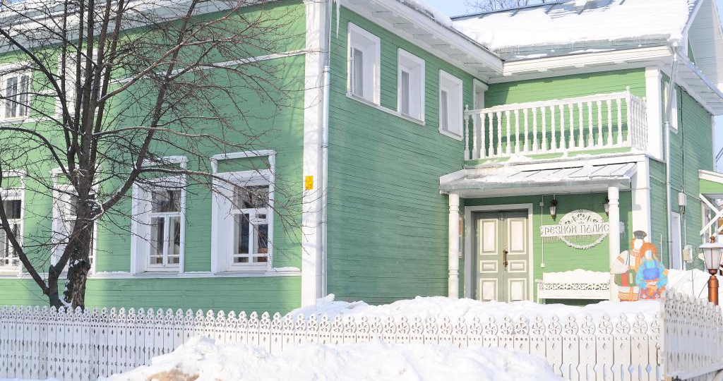 Не "Императорский маршрут". 52. Центр народных промыслов "Резной палисад"