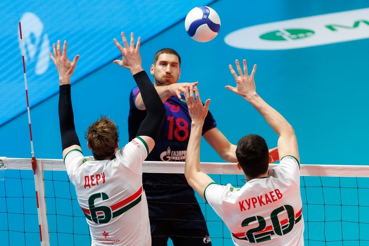 Зенит-Казань - Локомотив(Новосибирск) - центральный матч тура!