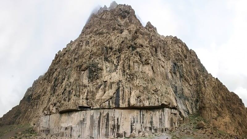 Древний комплекс Бисотун в Керманшахе (запад Ирана)
