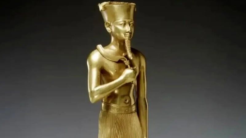 Золотая статуя Амона