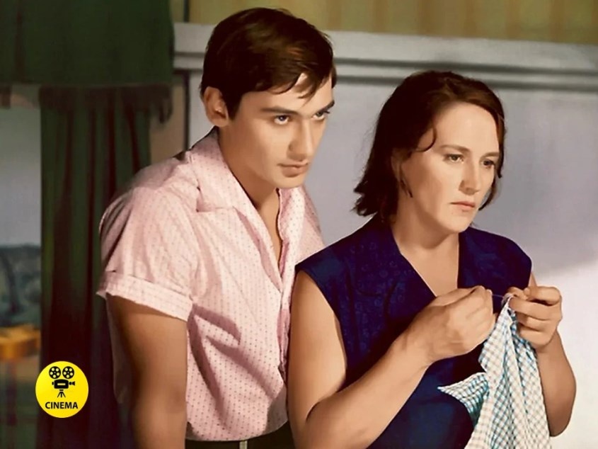 Нонна Мордюкова с сыном Владимиром Тихоновым в фильме "Русское поле" (1971).