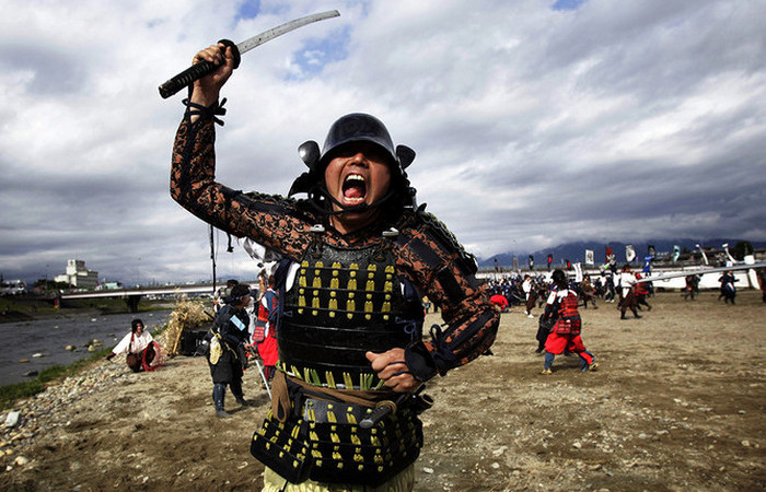 Почему у японского самурая с катаной не было шансов против рыцаря в доспехах