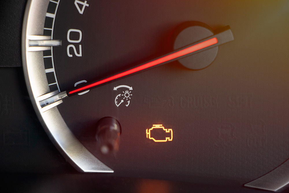 Shutterstock📷Игнорировать загоревшийся индикатор Check Engine не стоит и лучше побыстрее проверить коды неисправностей