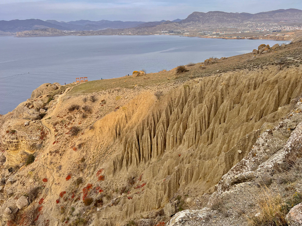 Меганомские монахи — бэдленды