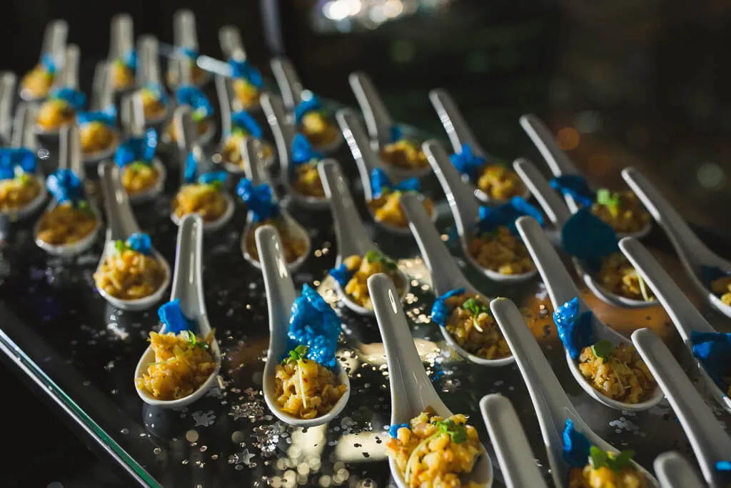 Праздничное новогоднее меню в формате фуршет - shop.m-catering.ru