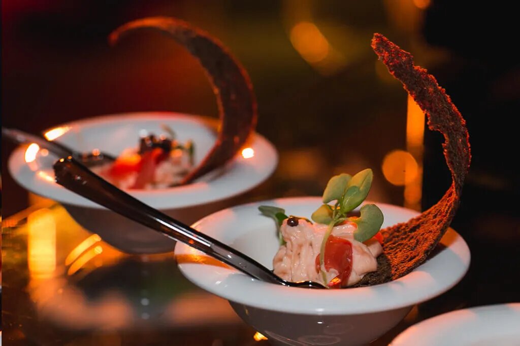 Блюда и закуски на Новый год с доставкой