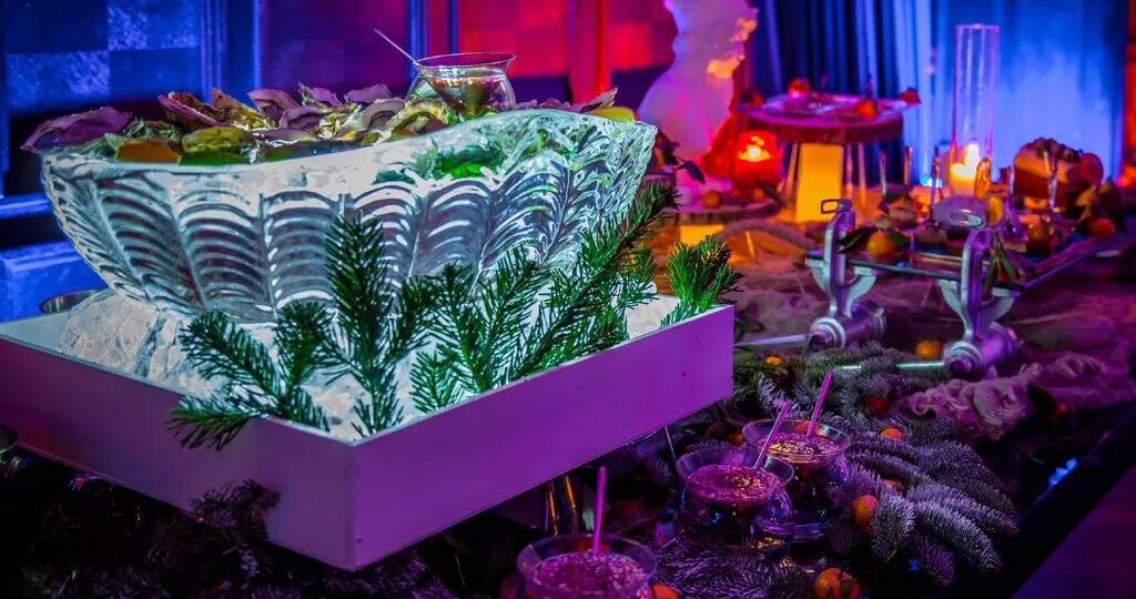 Новогодний стол в год Огненной Лошади