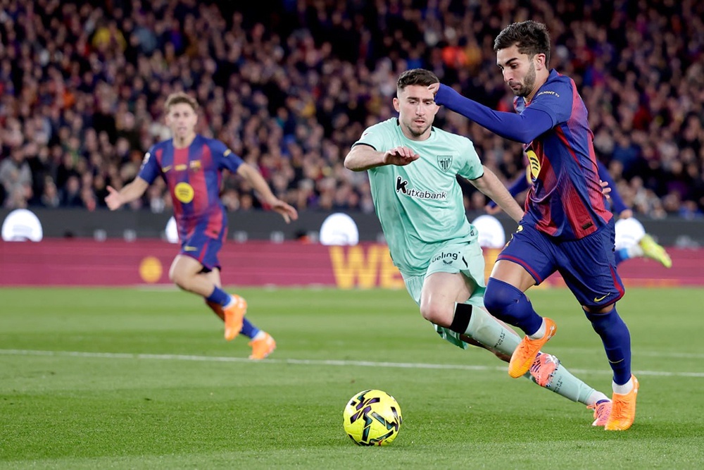    Ферран Торрес забил два мяча "Атлетику" в первой игре "Барсы"  на обновленном "Камп Ноу". / Getty Images